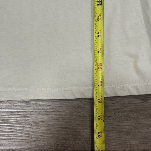 Talentless Women’s Circle Logo Baby Tee Shirt Bone Color Size Medium - Picture 6 of 9